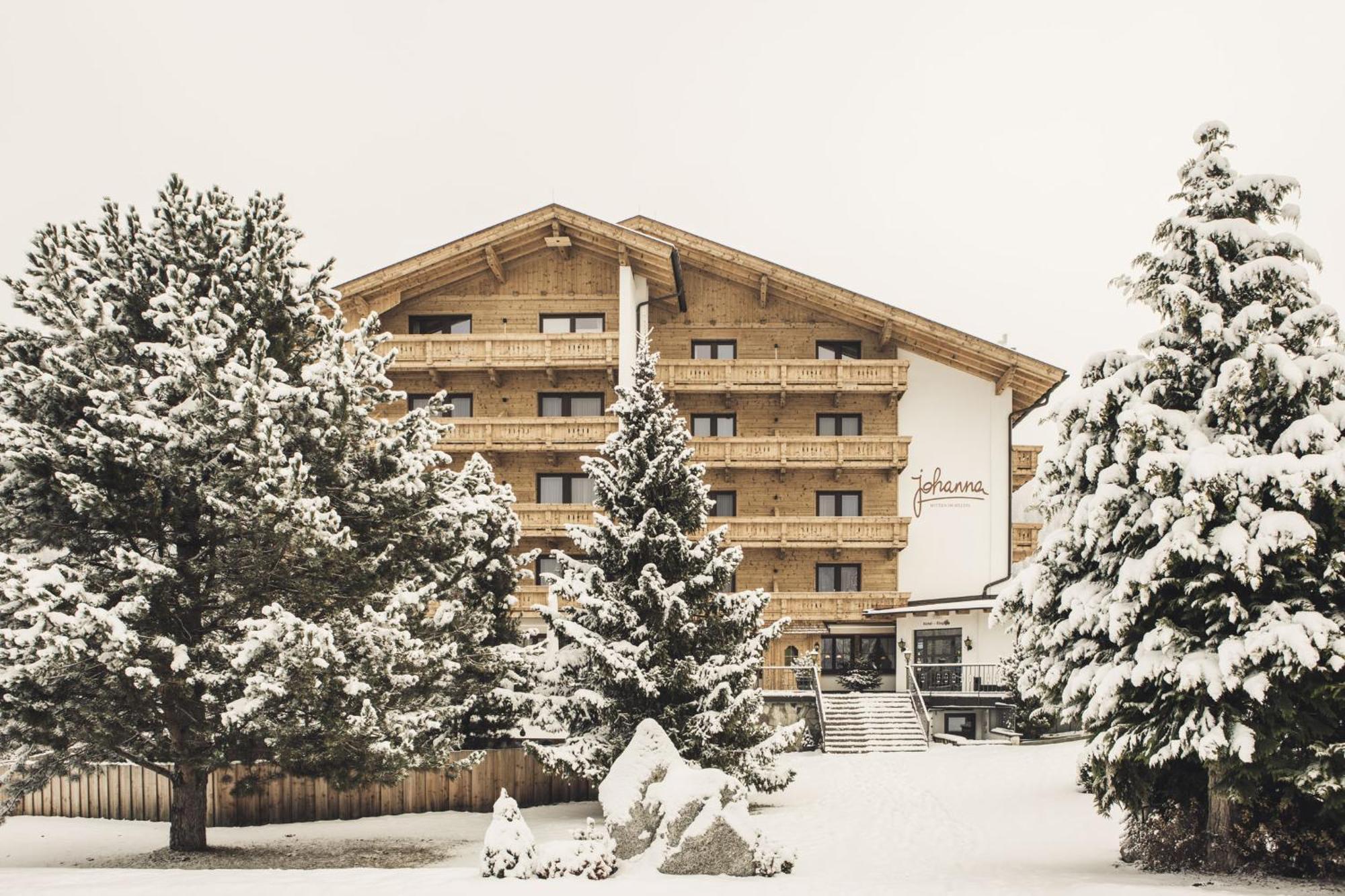 Hotel Johanna Mitten Im Oetztal Umhausen Exterior photo